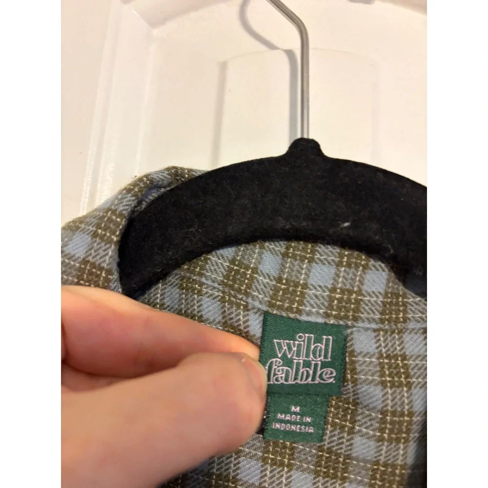 Wild Fable Button Down Plaid Shirt Blue Olive Green Side Pockets Size M‎